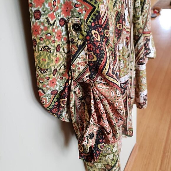 Like New Skye's the Limit  Plus Size Patterned Flowy Long Sleeve Size 1X - Picture 5 of 7